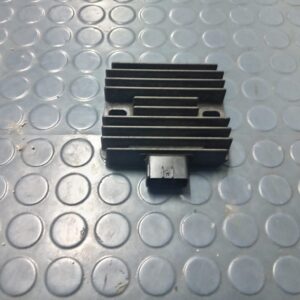 REGOLATORE DI TENSIONE YAMAHA YZF R6 2006 2007 2008 2009 2010 2011 2012 2013